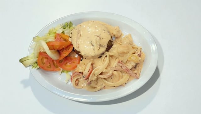 Mofongo Con Pechuga De Pollo a La Crema.